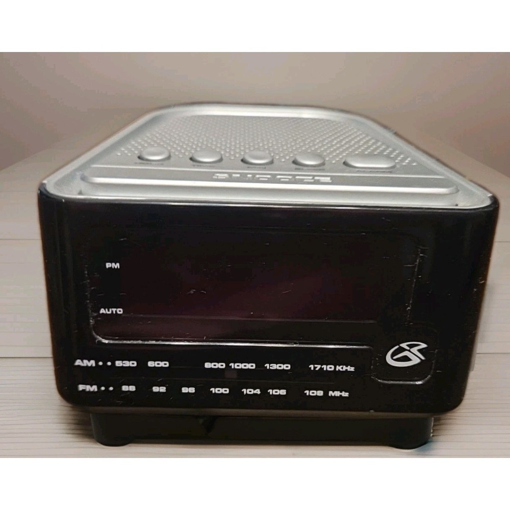 GPX Alarm Clock/ AM/FM Radio Model #CR1807 Runs on 9 Volt or Plug Tested Working